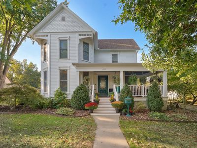 527 Center Street