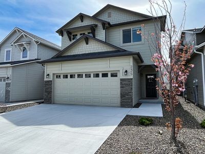 235 W Hyndman Dr