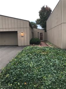 Property at 647 Tampico Ct, Berea, OH