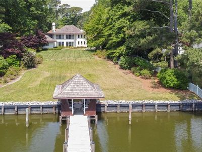 1230 E Bay Shore Dr