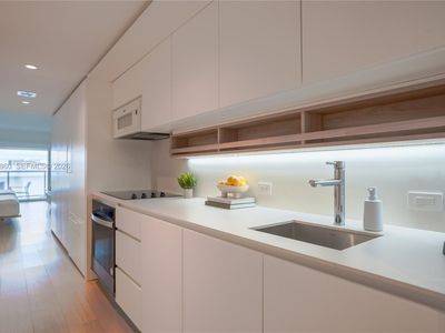 10250 Collins Ave #407