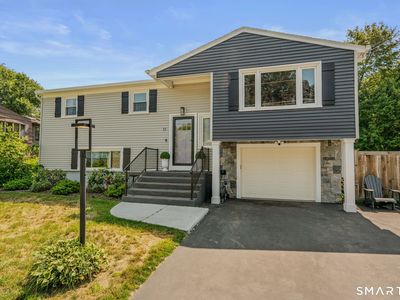 11 Savi Avenue