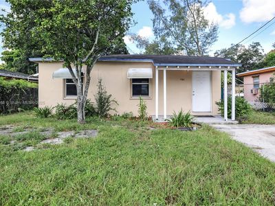 723 NW 15th Way