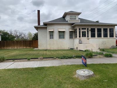 401 S Lake Ave