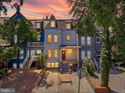 1648 Newton St NW