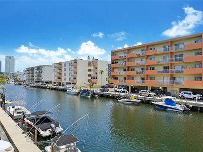 3536 NE 168th St APT 206