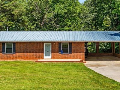 1013 Gladstone Rd