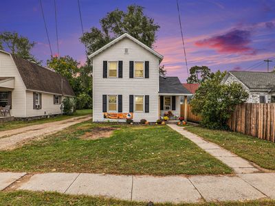 302 W Charles St