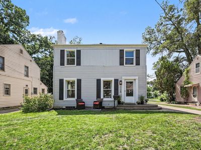 1128 Edna St SE