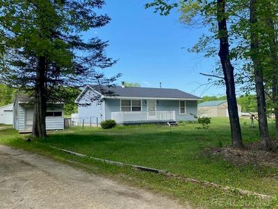 7483 Twin Lake Rd NE