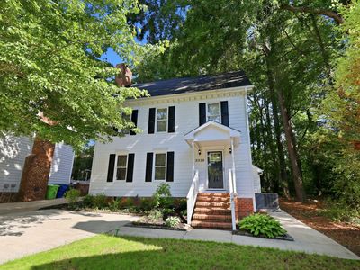 3329 Derbyshire Pl