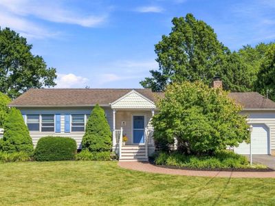 Property at 1035 Theresa Dr, Mattituck, NY