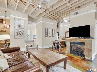 43 Chestnut Street #203