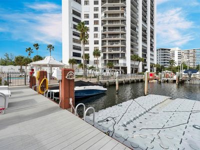 300 Three Islands Blvd APT 305