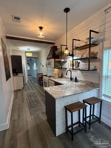 610 W La Rua St