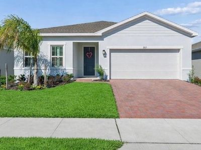 2823 S Landing Dr