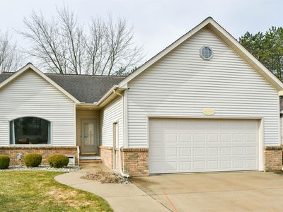 821 Whispering Pines Ln