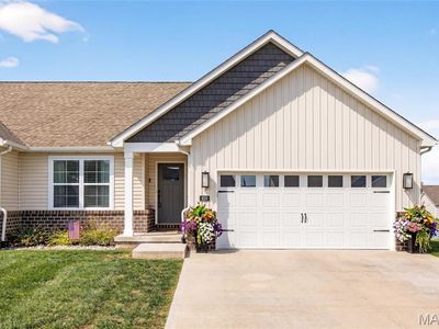 820 Applewood Creek Dr