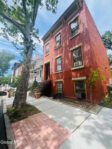 43 Myrtle Avenue