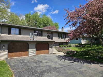 634 Naragansett Avenue