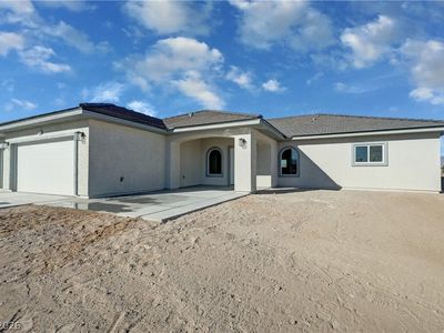 2111 W Carnation Way