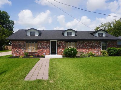 8418 Colonial Ln