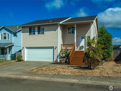 1225 202nd Street Ct E