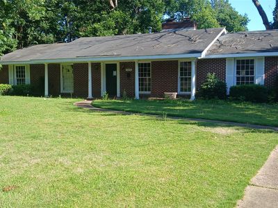3856 Pelzer Ave