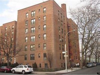 711 Montauk Ct APT 2B