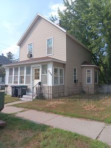 209 3rd Ave NE