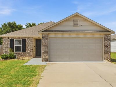 807 W Judy Dr