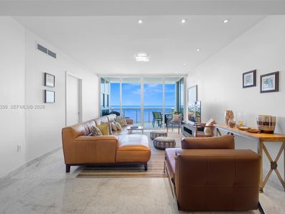 18201 Collins Ave APT 1006