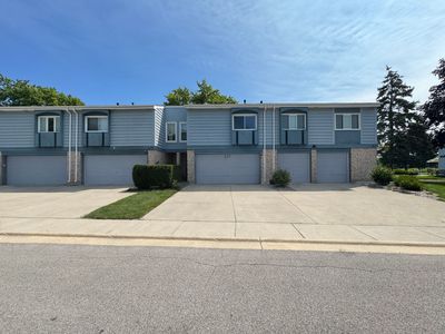 Property at 217 Lakeshore Ln, Bloomingdale, IL