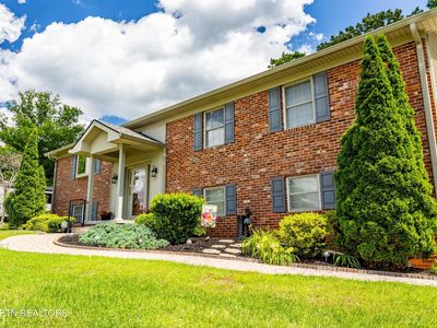 1321 Crestwood Dr