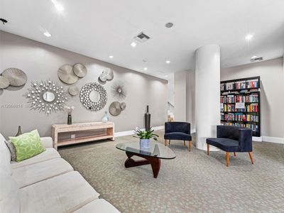 7441 Wayne Ave APT 3H