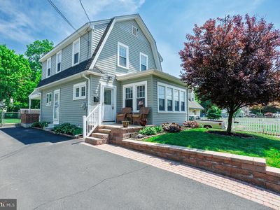 561 Bellevue Ave