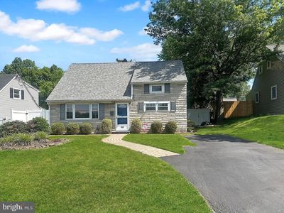 365 W King St