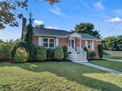 204 Knollwood Ave