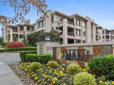 221 5th Ave S APT E303