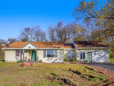 1551 NE Woods Chapel Rd