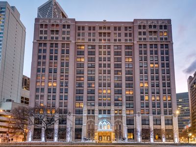 680 N Lake Shore Dr APT 322