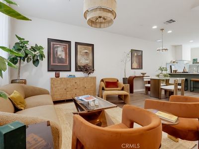 1546 Chia Way