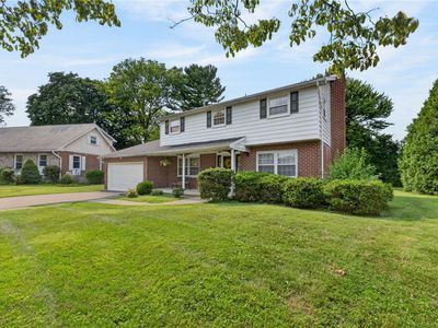 1527 Bayberry Ln