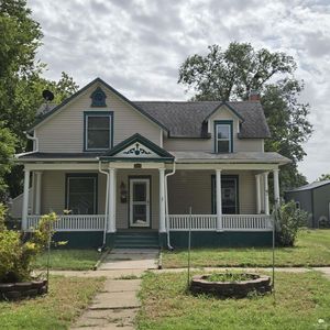 Property at 509 NW 5th St, Abilene, KS