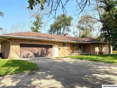 907 Woodland Dr