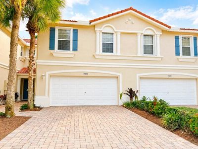 4406 NE Windmill Palm Way