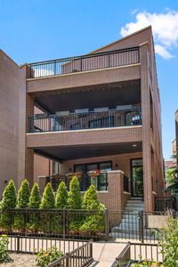 2908 N Burling St #3
