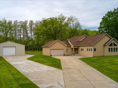 6740 Sundown Ln