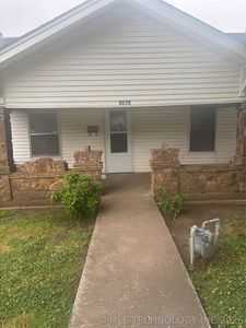 2812 W 37th Pl