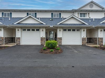 1213 W Lakeshore Dr